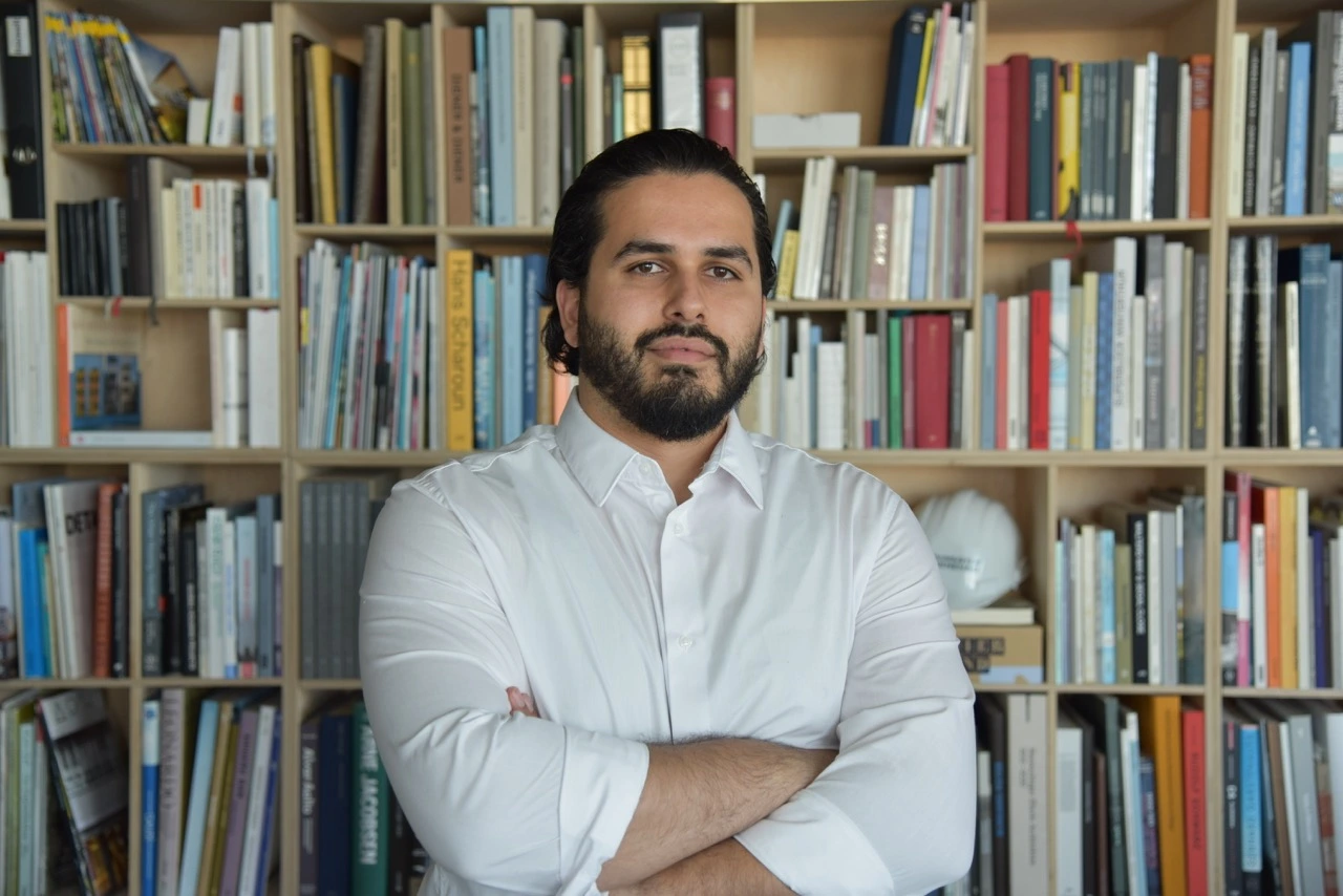 Baumeister Dipl.-Ing. Edris M. Paknehad